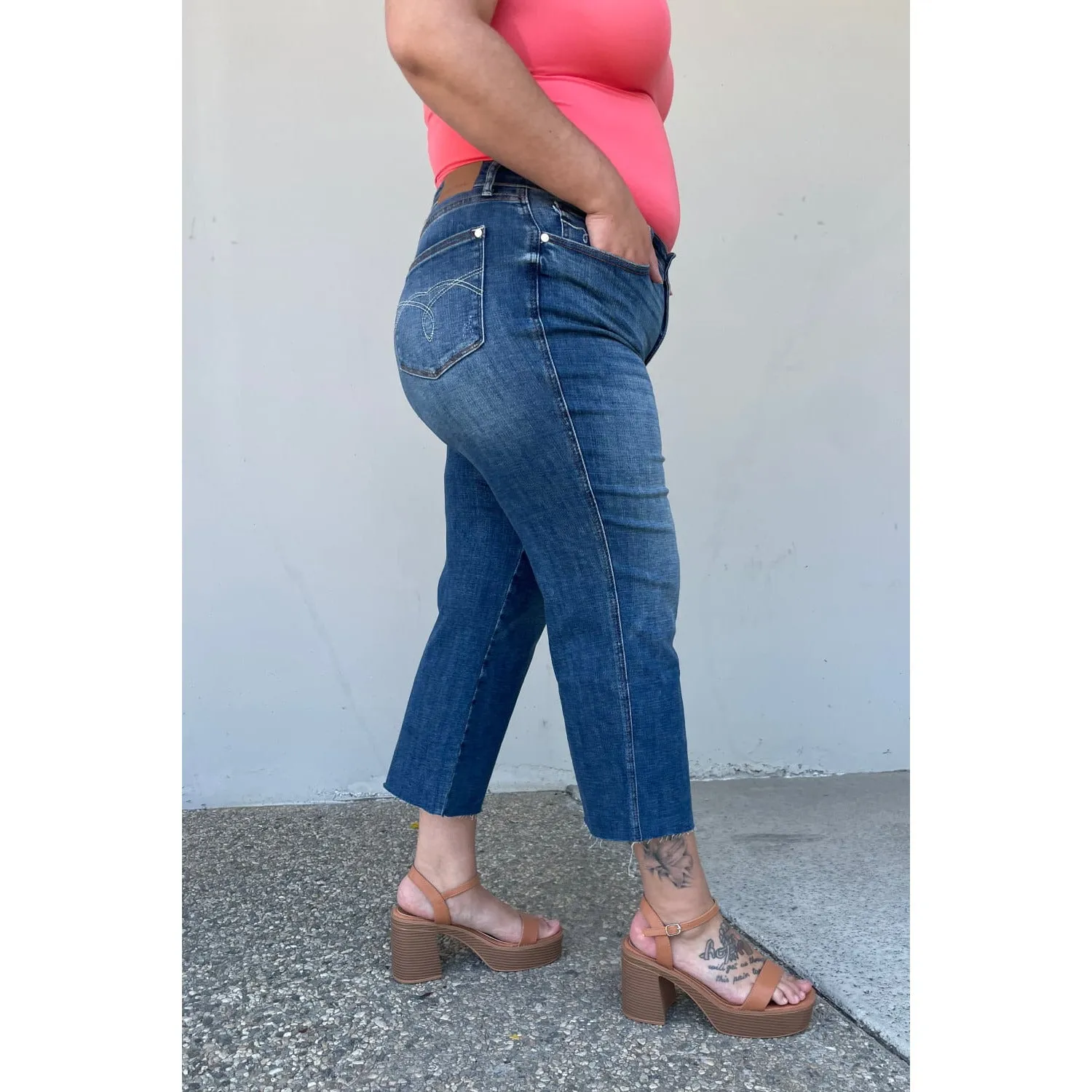 Judy Blue Renee Full Size Medium Wash Wide Leg Cropped Jeans